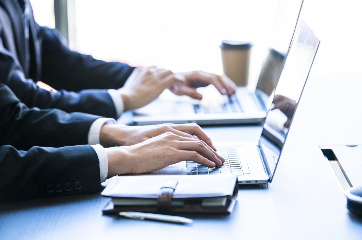 顧客企業のロゴまたは導入イメージ